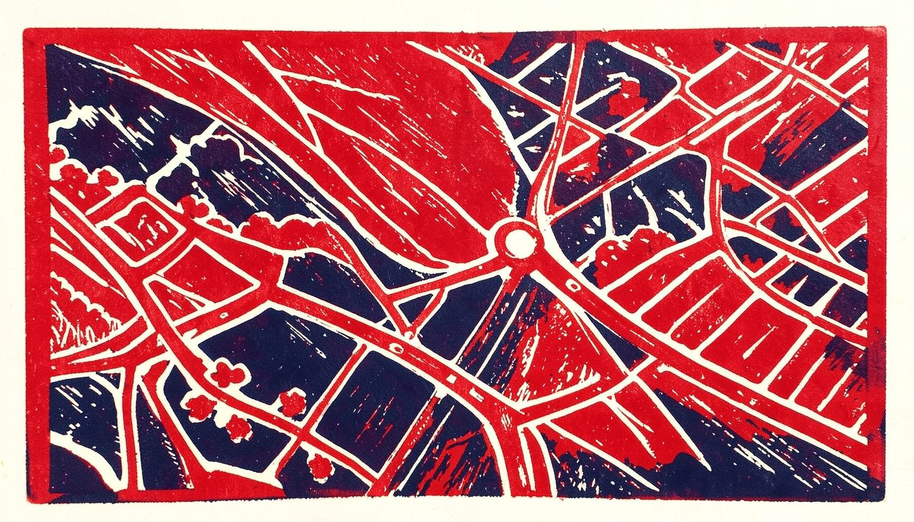 Linocut-vedos kaupungintalosta ja digitaalisesta karttapohjasta, jossa korostuvat viheralueet ja jalankulkureitit. Sävyinä syvä indigonsininen, vaalea hiekka ja pehmeä vihreä.